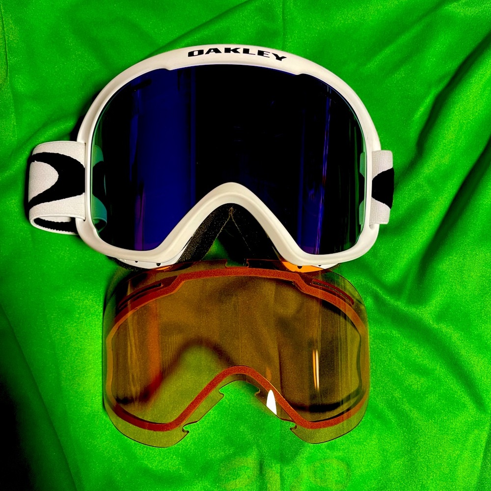 Oakley snowboard goggles